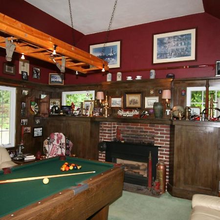 Howarth House Bed And Breakfast Fitchburg Bagian luar foto