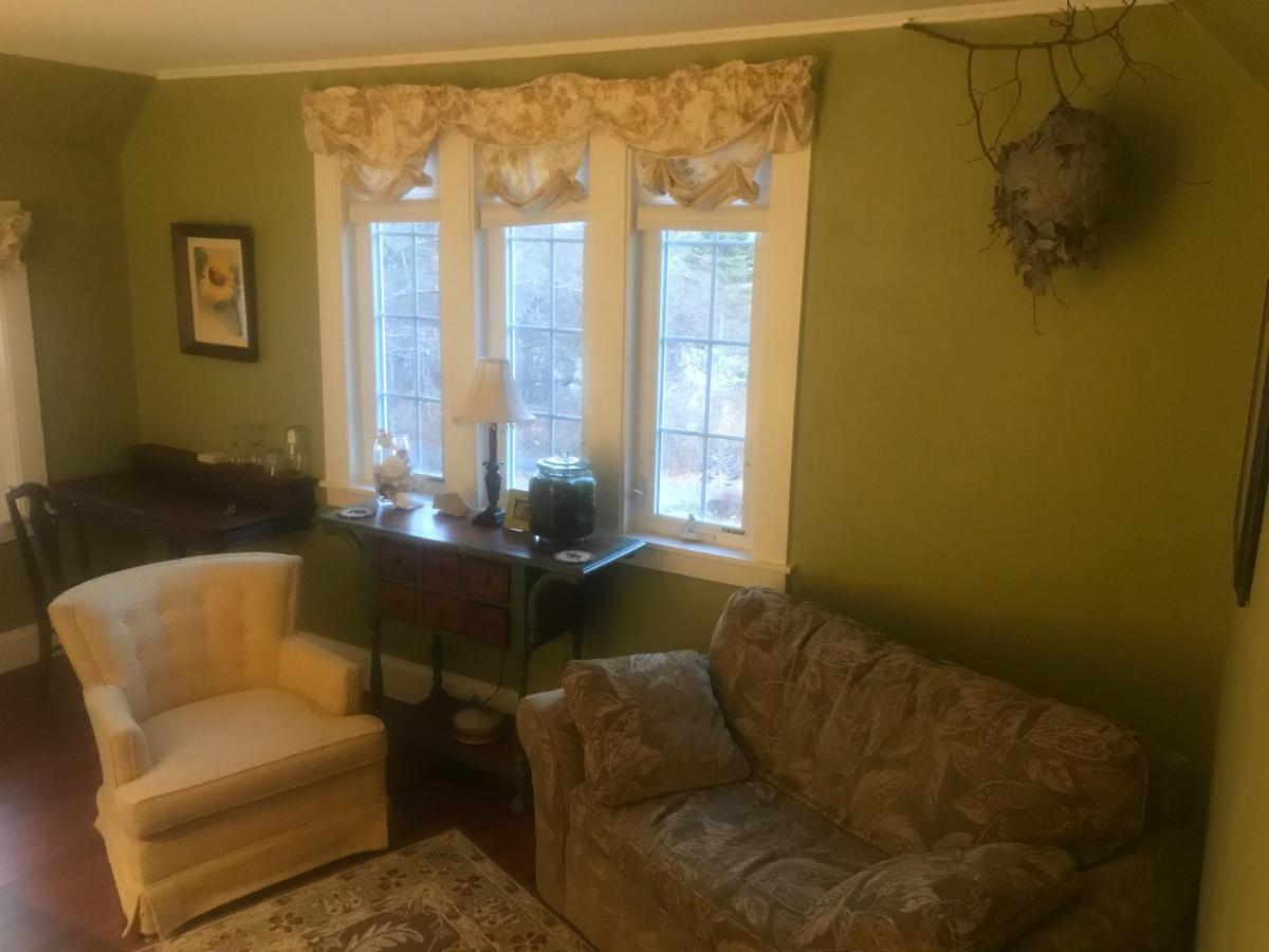 Howarth House Bed And Breakfast Fitchburg Bagian luar foto