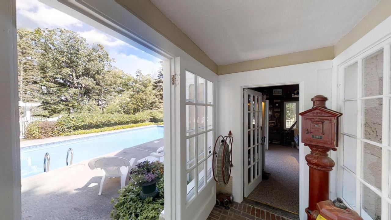 Howarth House Bed And Breakfast Fitchburg Bagian luar foto