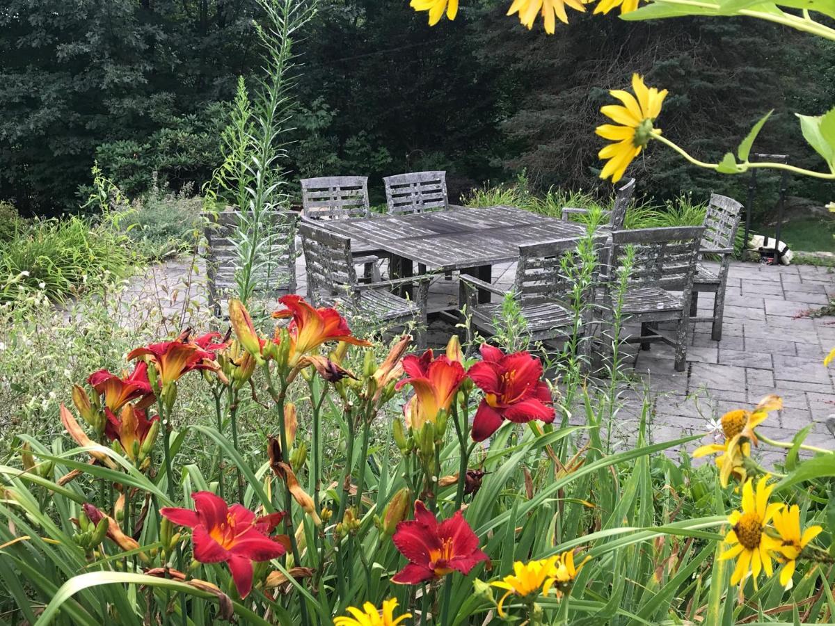Howarth House Bed And Breakfast Fitchburg Bagian luar foto
