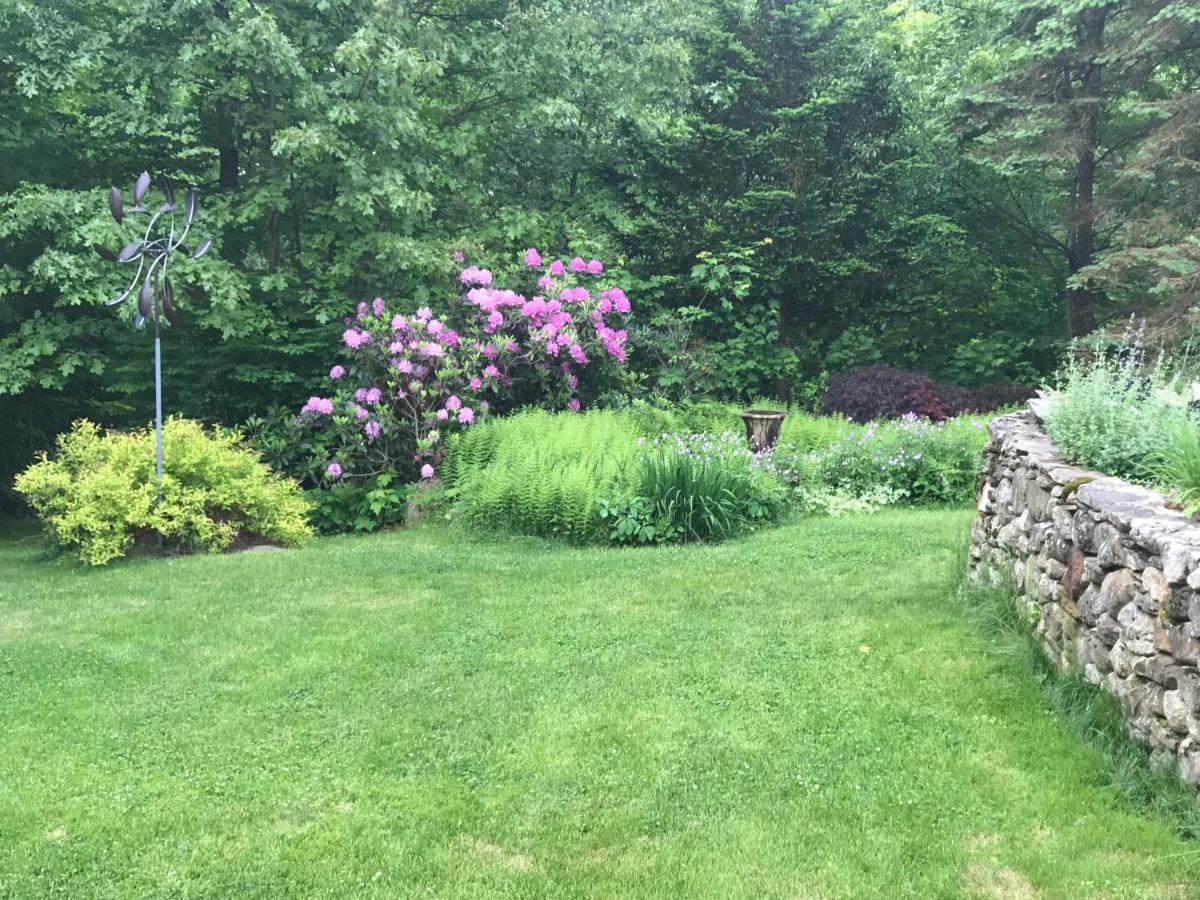 Howarth House Bed And Breakfast Fitchburg Bagian luar foto